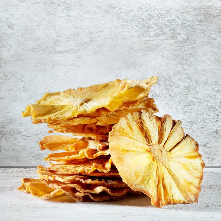 Crispy Pineapple Slices | Snack Pack W/Tray | 0.3 oz.
